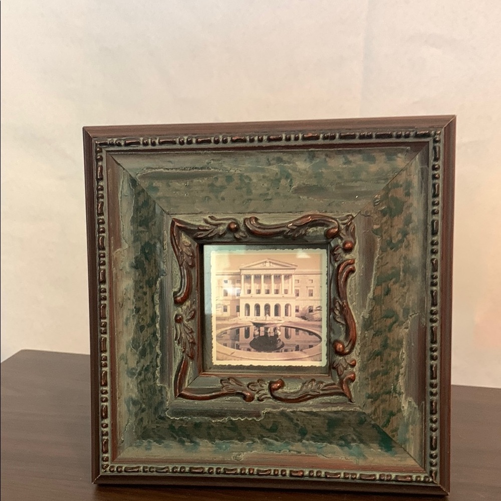 Vintage-Inspired Green and Brown Picture Frame